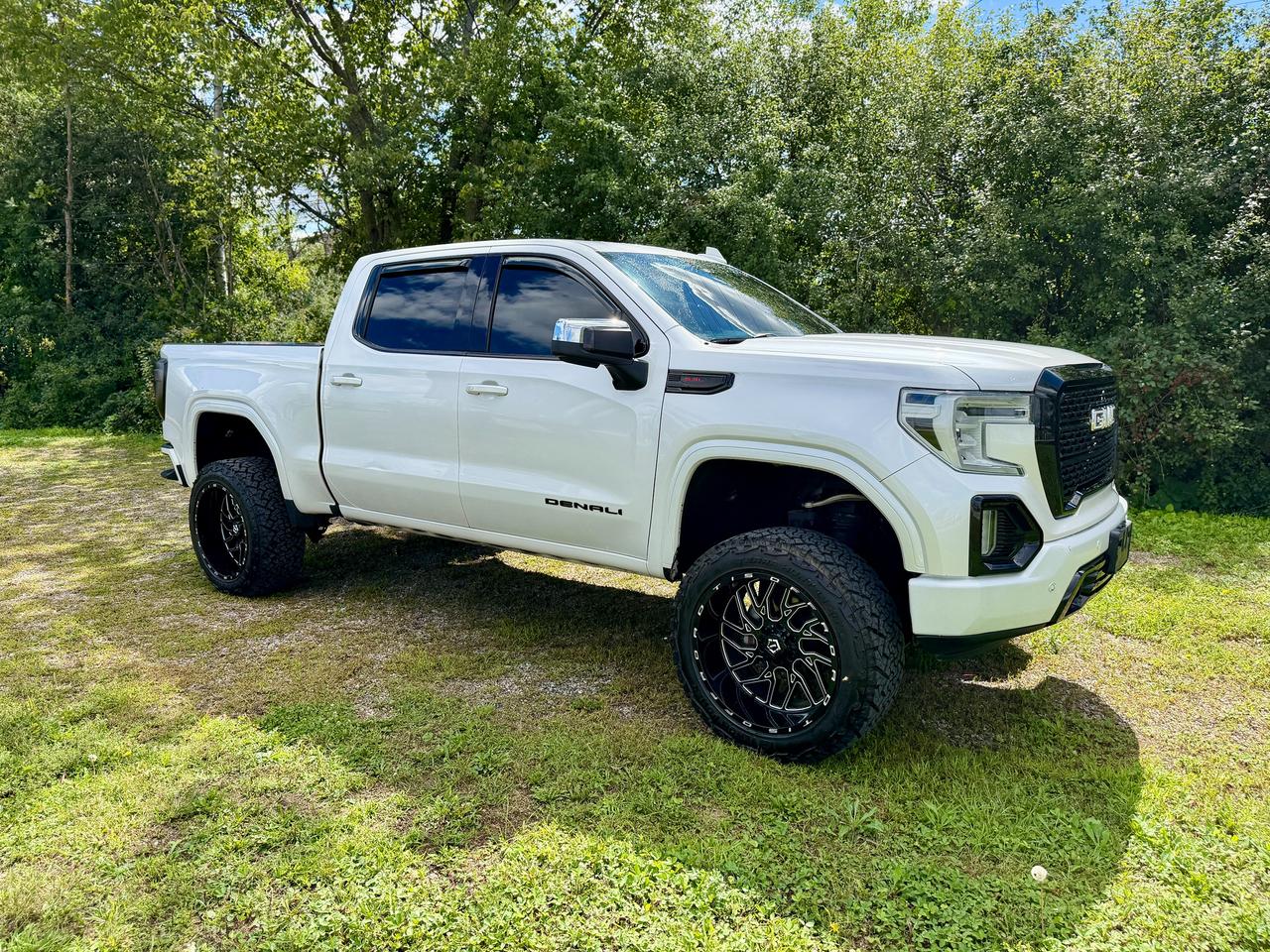 2019 GMC Sierra 1500 4WD Crew Cab 147" Denali - Photo #1