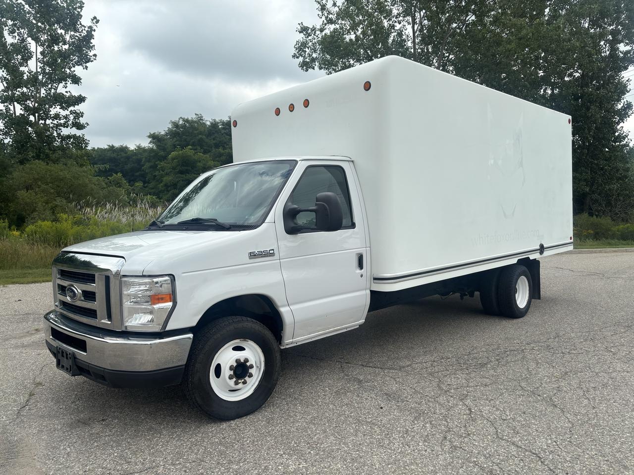 2017 Ford E450 16 box van - Photo #1
