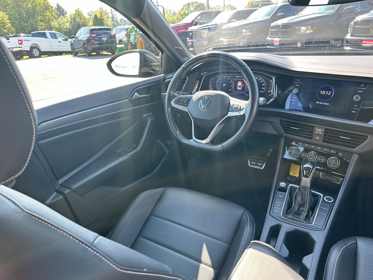 2023 Volkswagen Jetta Comfortline HTD-LTHR Sunroof XM CarPlay RvCam A/C Photo