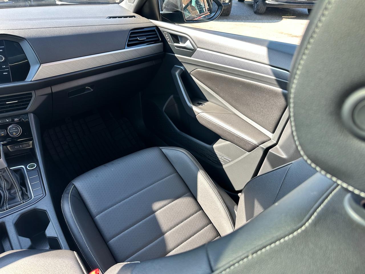 2023 Volkswagen Jetta Comfortline HTD-LTHR Sunroof XM CarPlay RvCam A/C Photo
