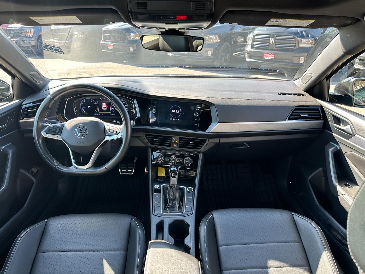 2023 Volkswagen Jetta Comfortline HTD-LTHR Sunroof XM CarPlay RvCam A/C Photo