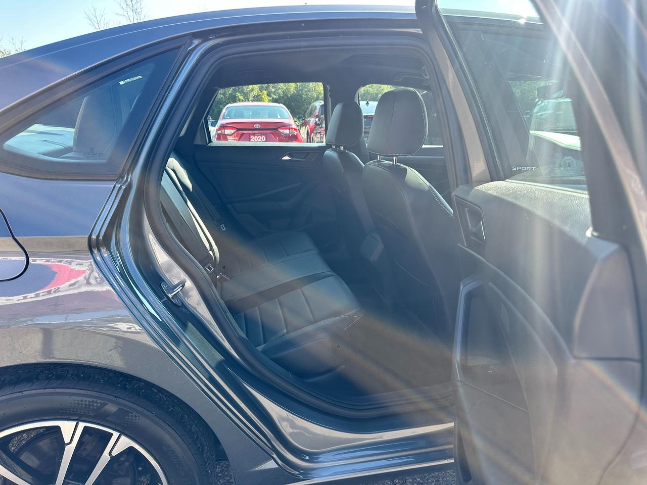 2023 Volkswagen Jetta Comfortline HTD-LTHR Sunroof XM CarPlay RvCam A/C Photo
