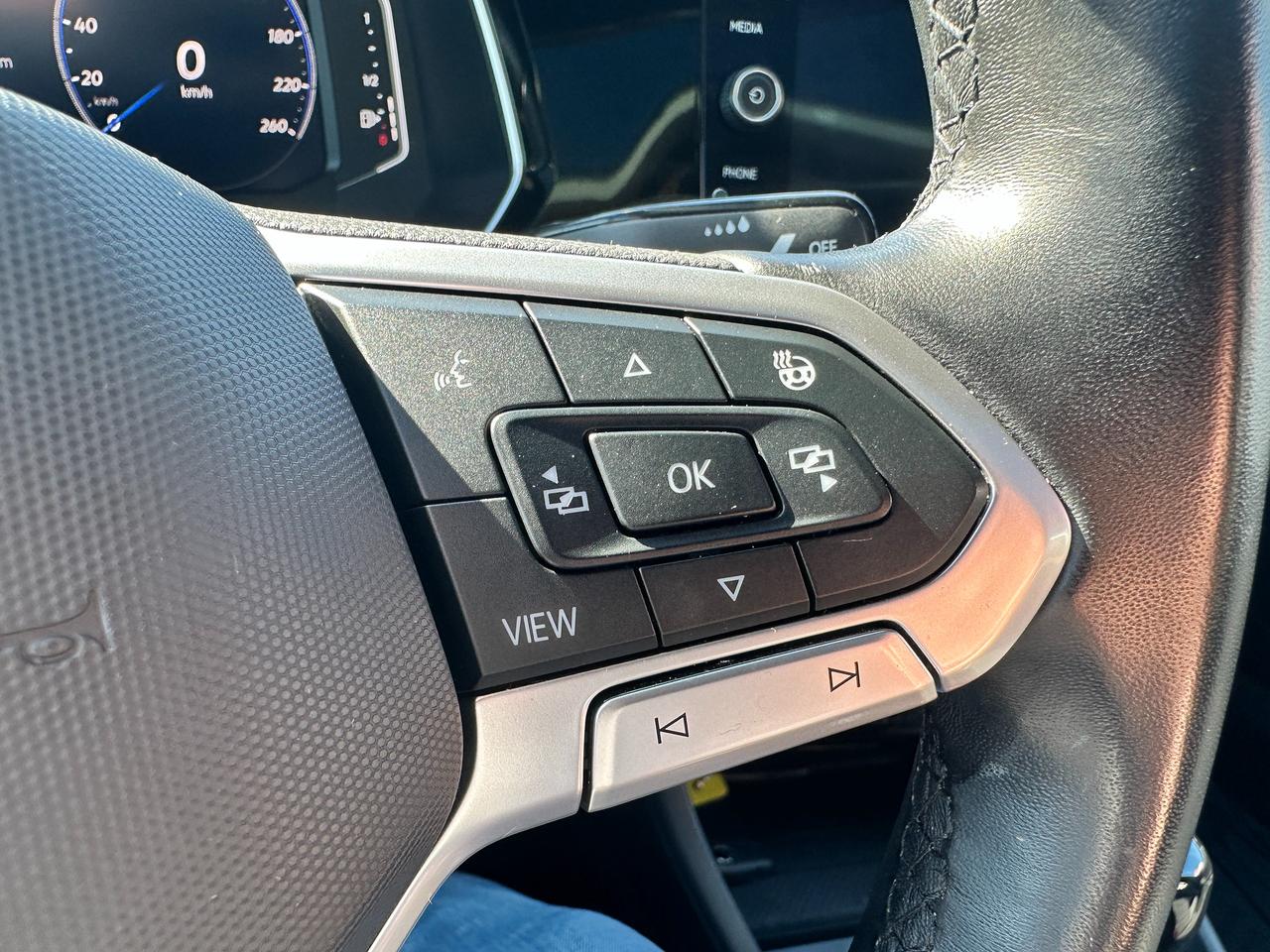 2023 Volkswagen Jetta Comfortline HTD-LTHR Sunroof XM CarPlay RvCam A/C Photo
