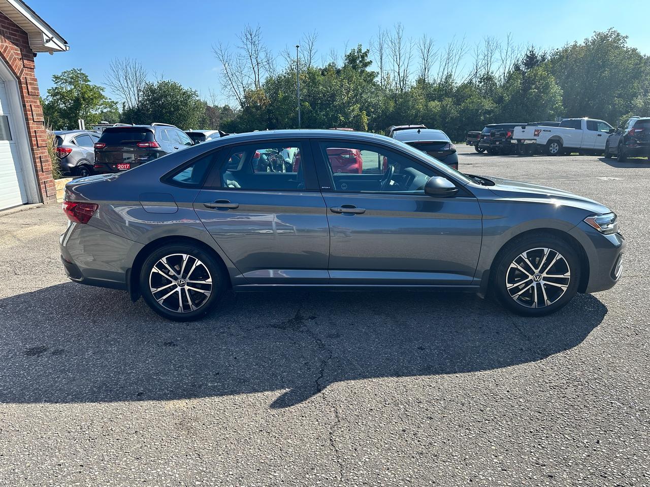 2023 Volkswagen Jetta Comfortline HTD-LTHR Sunroof XM CarPlay RvCam A/C Photo