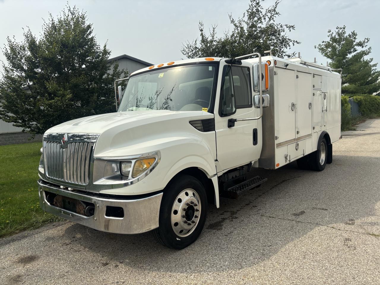 2016 International TerraStar Duct Vac truck - Photo #1