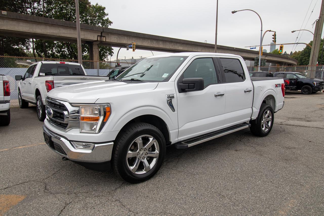 2022 Ford F-150 XLT 4WD SuperCrew 5.5' Box Photo1