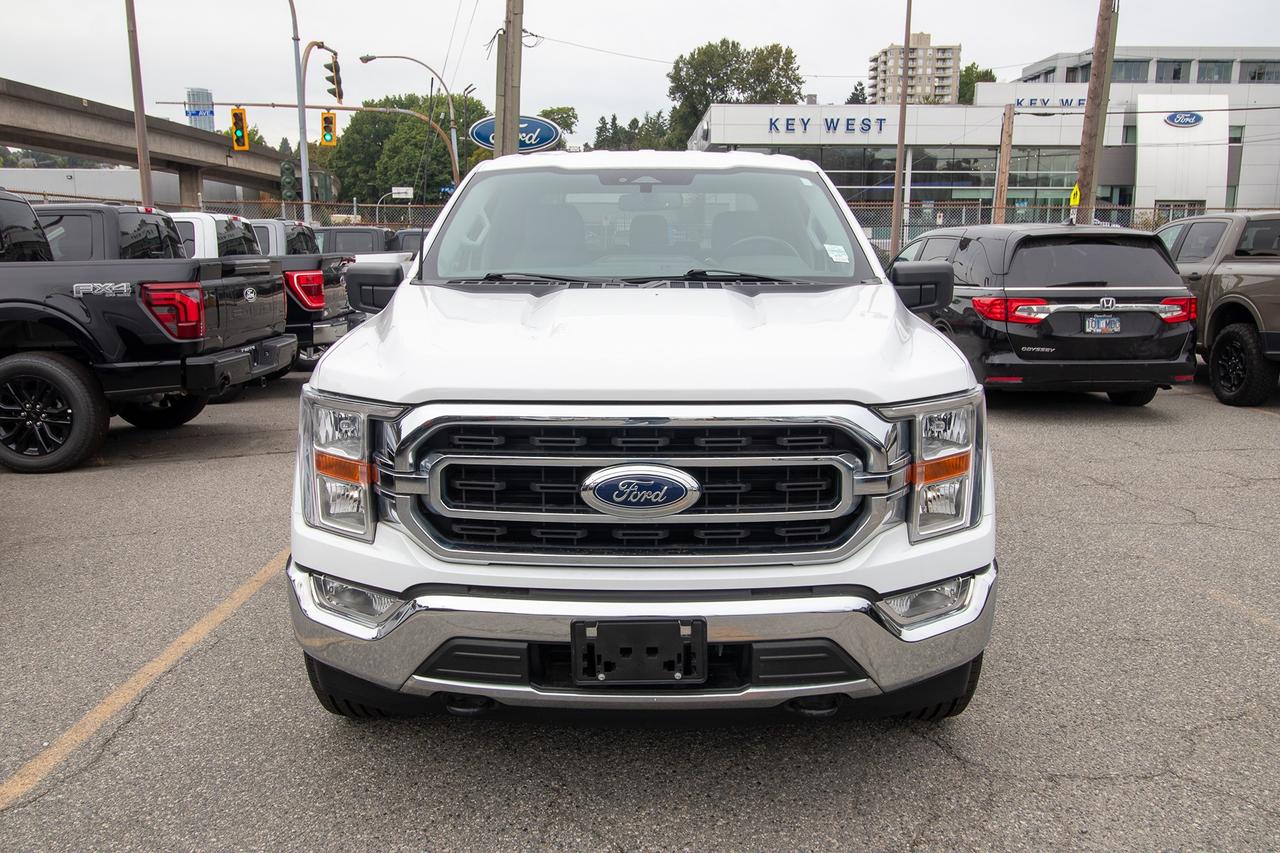 2022 Ford F-150 XLT 4WD SuperCrew 5.5' Box Photo2