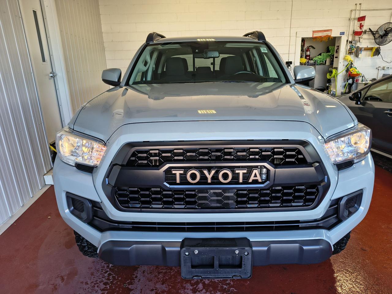 2023 Toyota Tacoma TRAIL Photo0