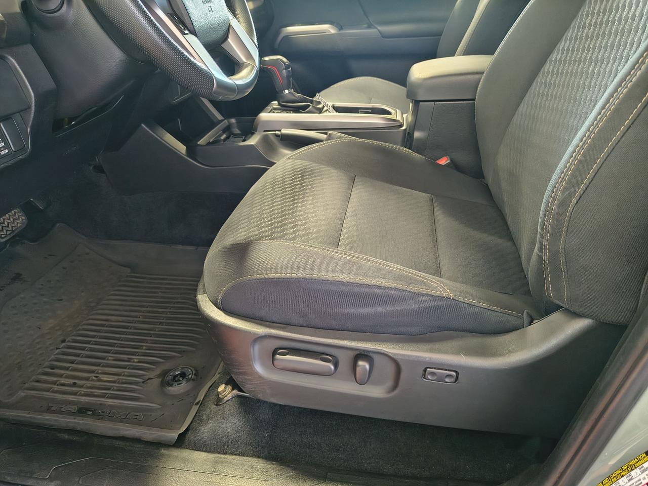 2023 Toyota Tacoma TRAIL Photo0