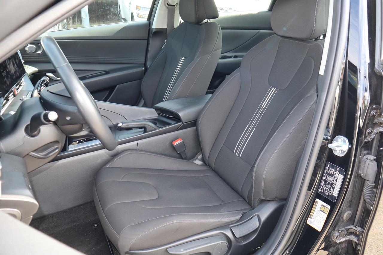 2025 Hyundai Elantra Preferred Photo