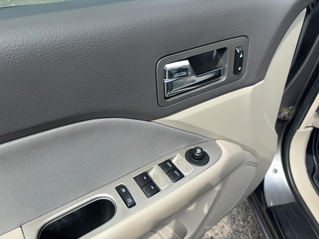 2012 Ford Fusion SEL Photo