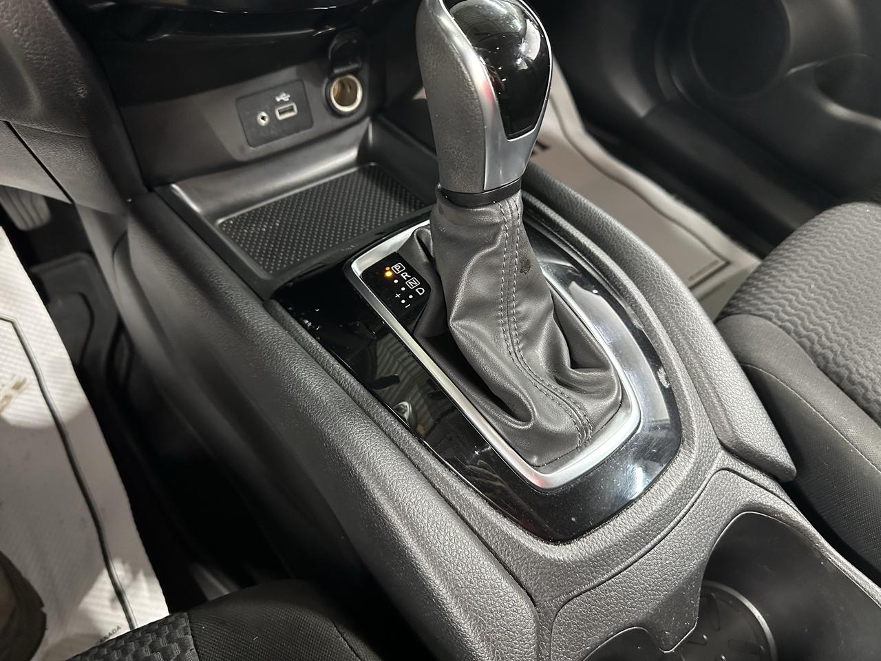 2019 Nissan Qashqai S Photo14