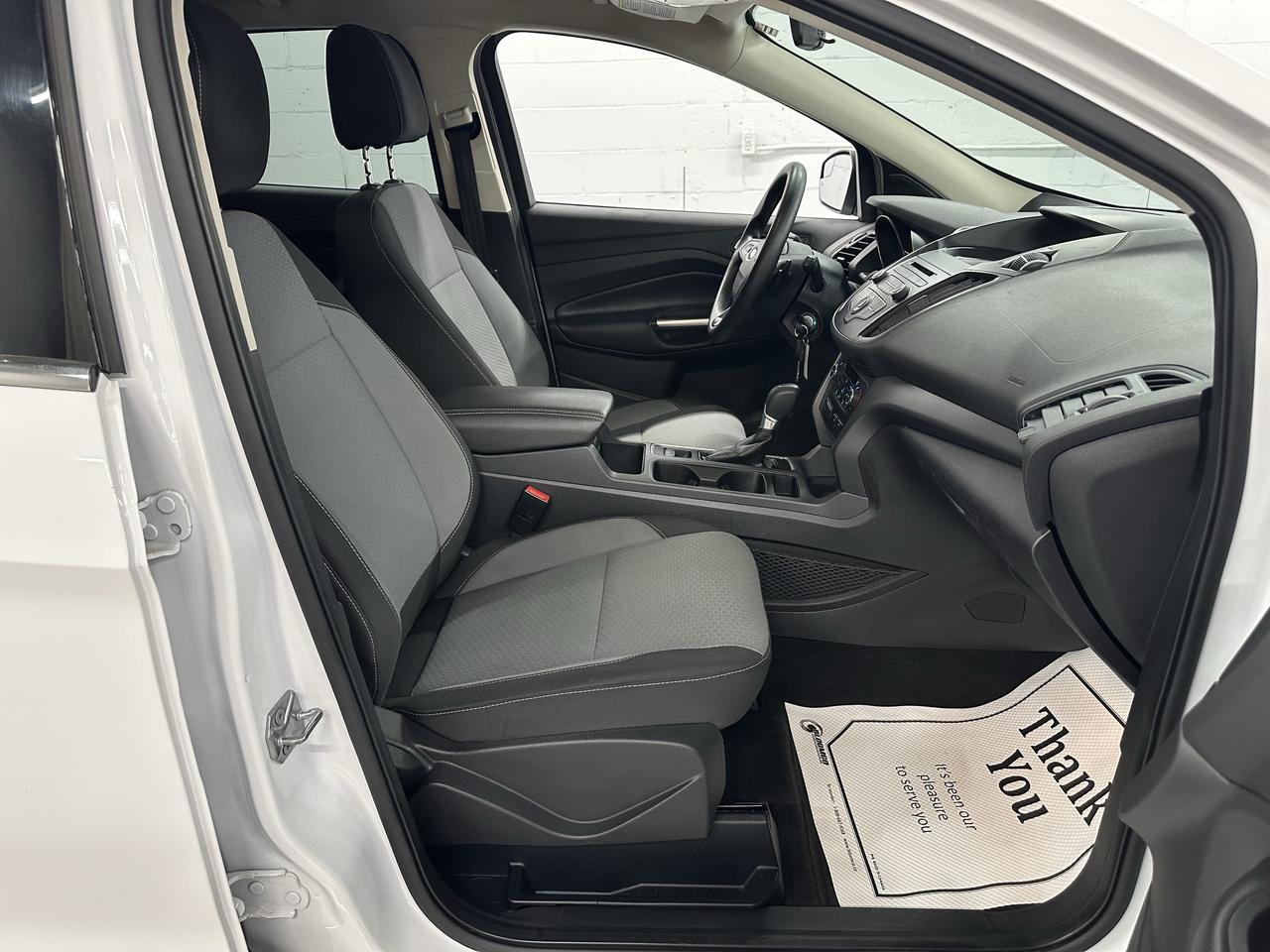 2017 Ford Escape FWD 4dr SE Photo4