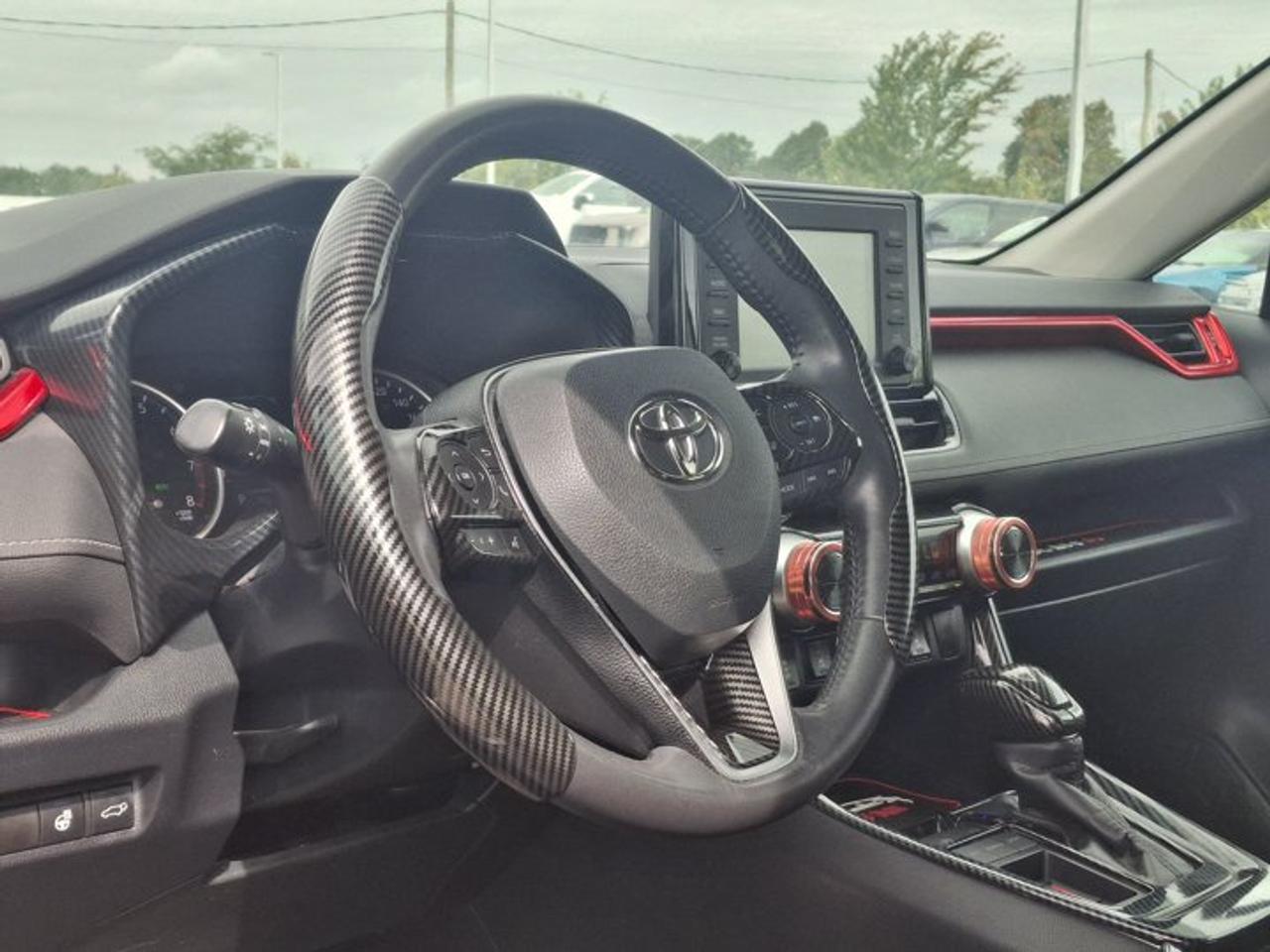 2019 Toyota RAV4 XLE | Sunroof | Heated Seats + Steering | Power Liftgate | Apple CarPlay | Rear Cam and More ! Photo