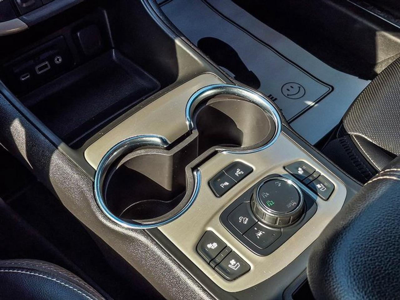 2024 GMC Terrain Denali AWD | Leather | Pano Roof | Heated Seats + Steering | Power Liftgate | Remote Start and More! Photo