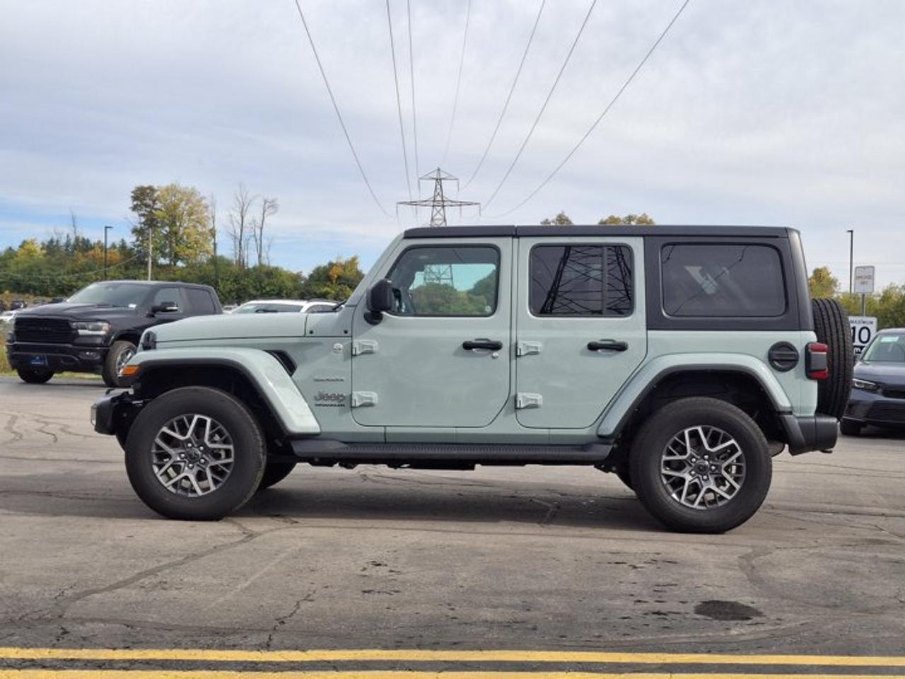 2024 Jeep Wrangler Sahara 4Dr 4X4 | V6 | Heated Wheel + Seats | Remote Start | CarPlay + Android | Rear Camera & More ! Photo1