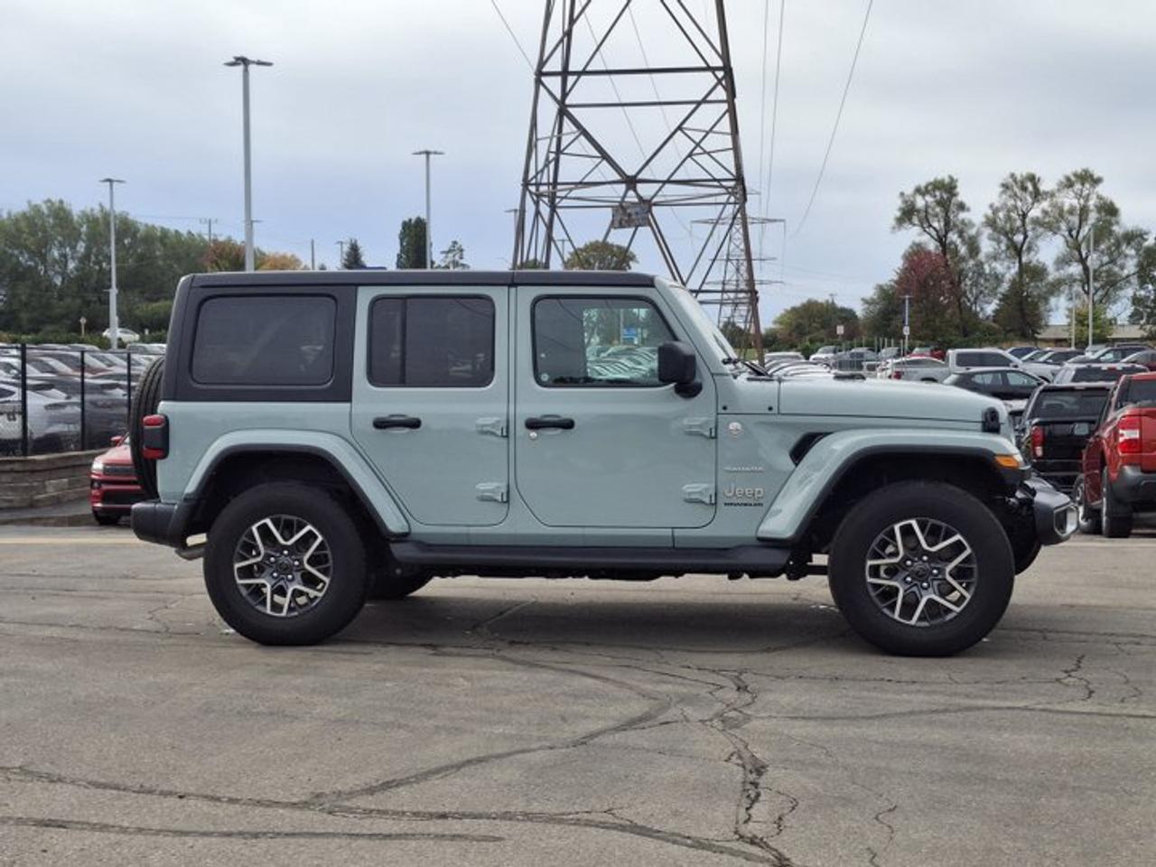 2024 Jeep Wrangler Sahara 4Dr 4X4 | V6 | Heated Wheel + Seats | Remote Start | CarPlay + Android | Rear Camera & More ! Photo