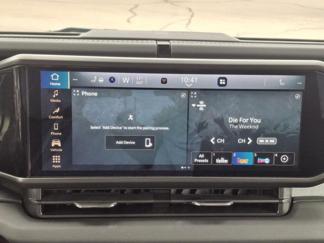 2024 Jeep Wrangler Sahara 4Dr 4X4 | V6 | Heated Wheel + Seats | Remote Start | CarPlay + Android | Rear Camera & More ! Photo