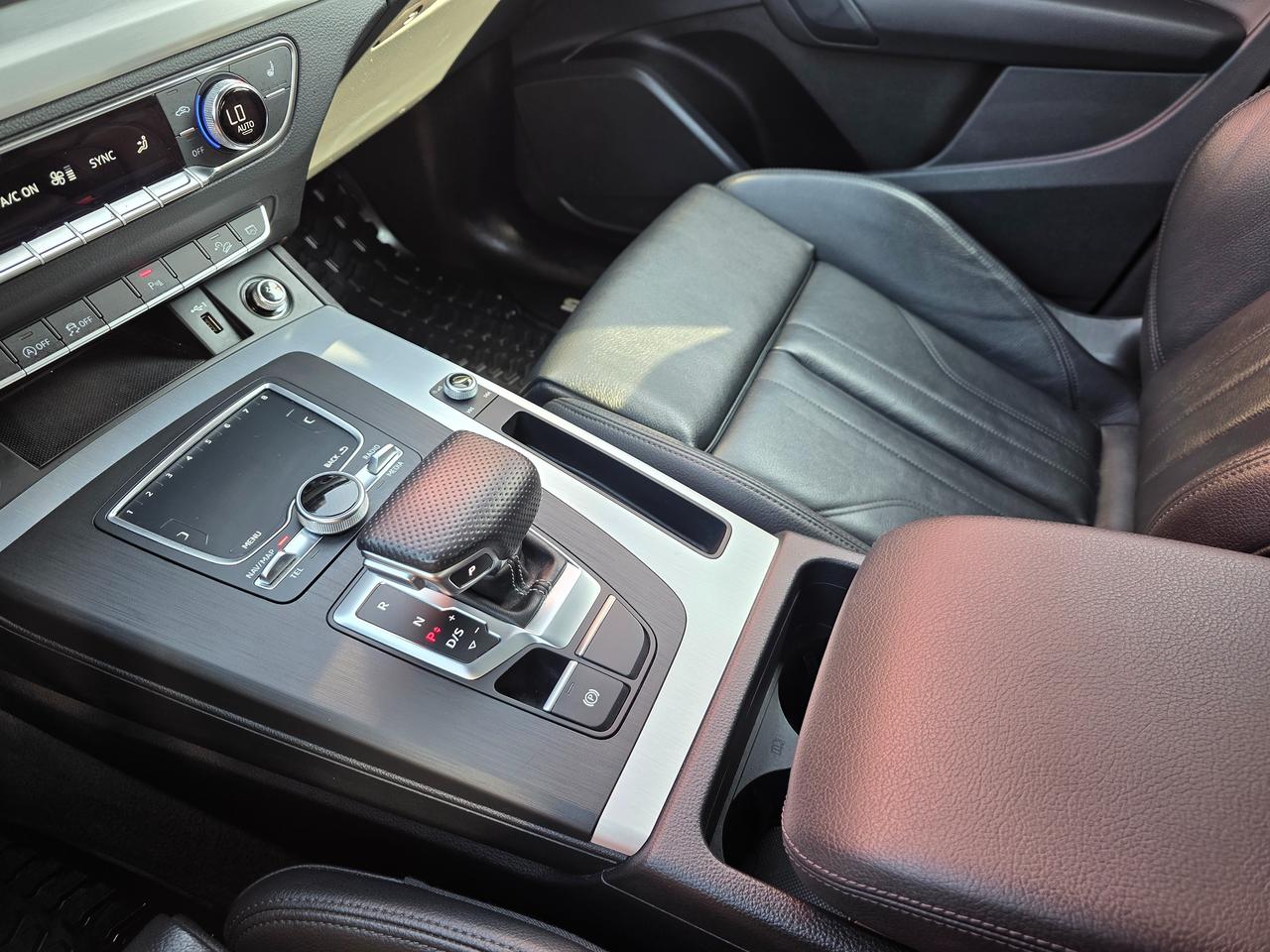 2020 Audi Q5 S-Line Progressiv Quattro AWD Photo