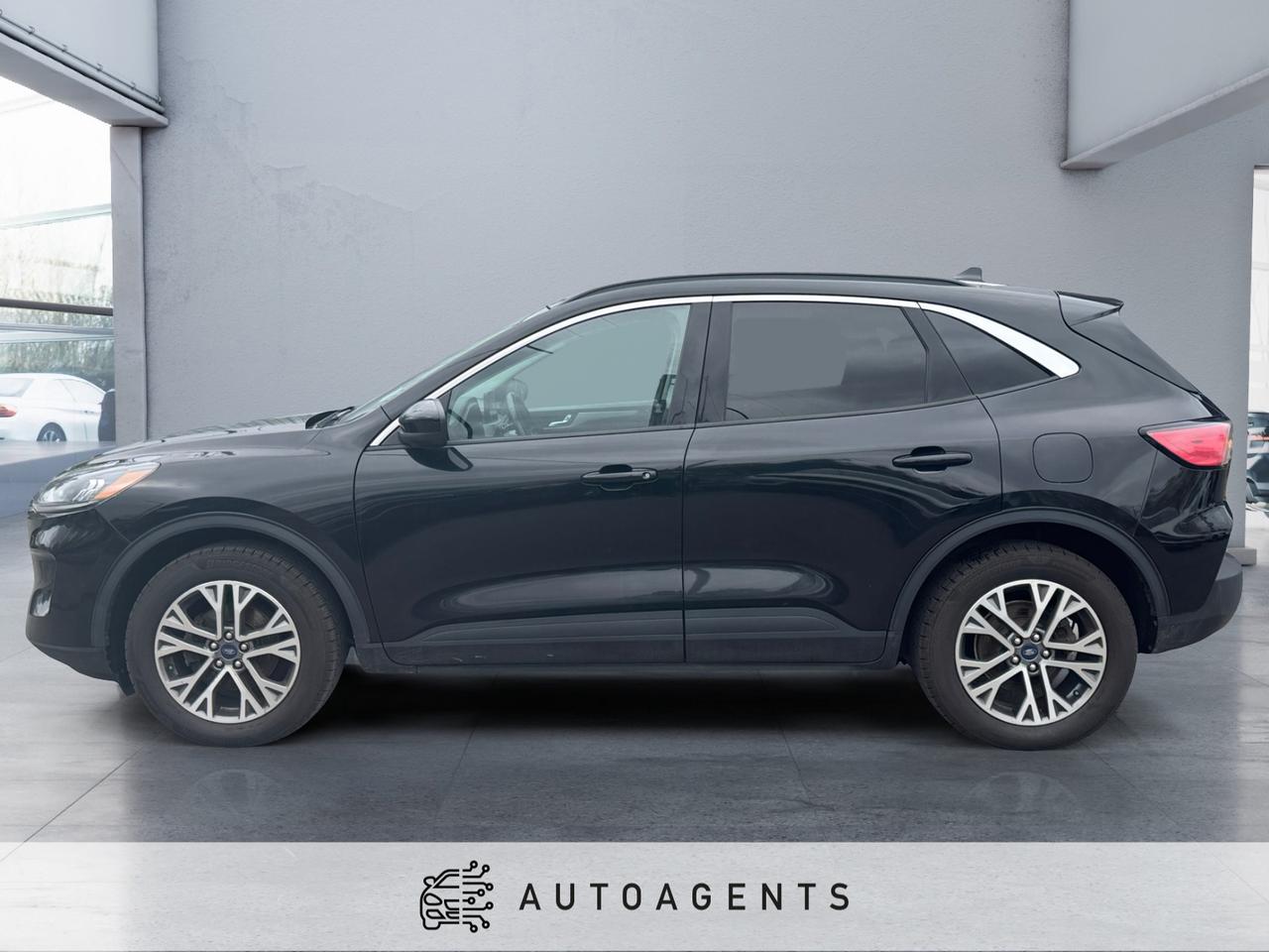 2021 Ford Escape SEL AWD Photo1