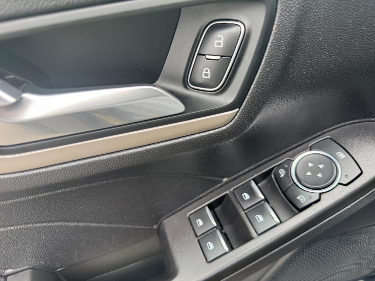 2021 Ford Escape SEL AWD Photo