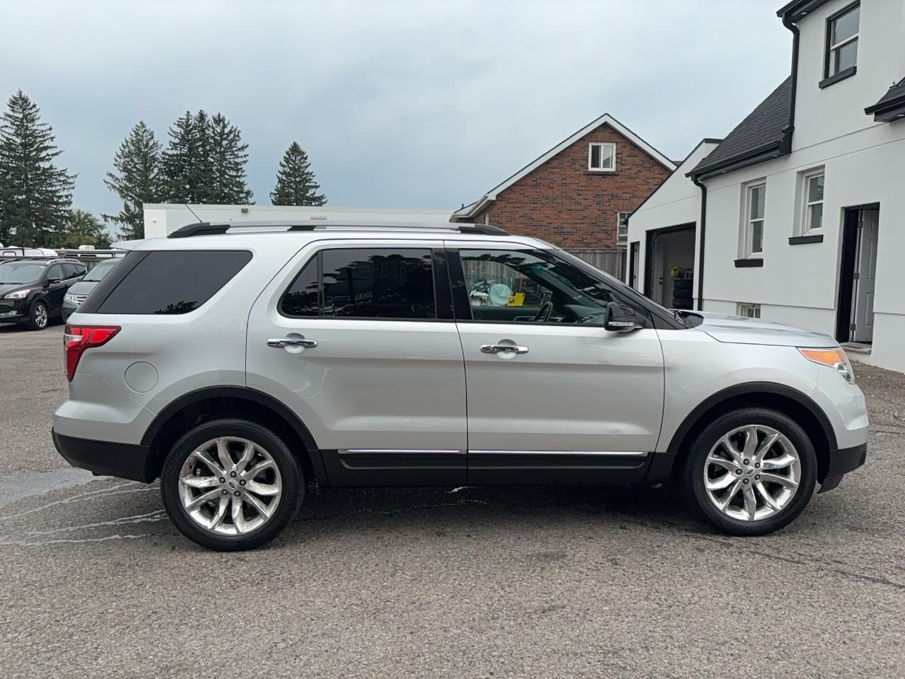 2013 Ford Explorer XLT | 4WD | Clean CARFAX Photo