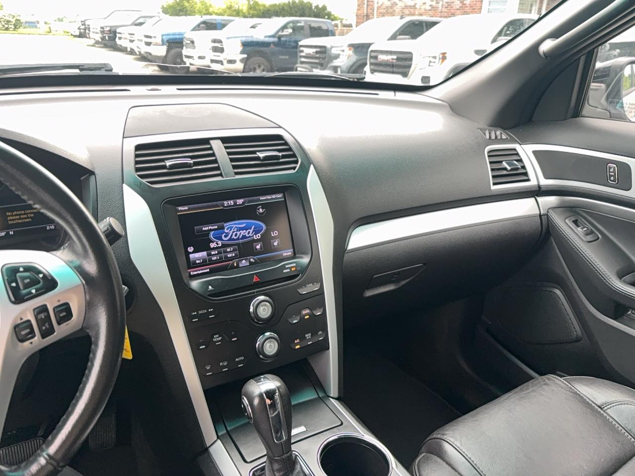 2013 Ford Explorer XLT | 4WD | Clean CARFAX Photo