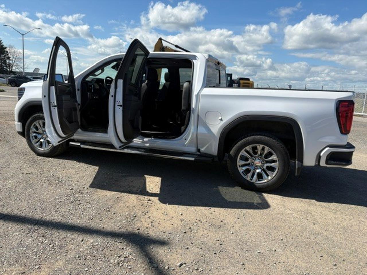 2025 GMC Sierra 1500 Denali Photo
