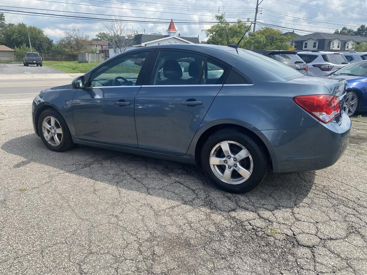 2012 Chevrolet Cruze 4dr Sdn LT Turbo+ w/1SB Photo2