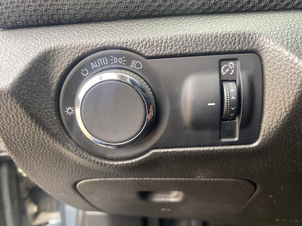 2012 Chevrolet Cruze 4dr Sdn LT Turbo+ w/1SB Photo