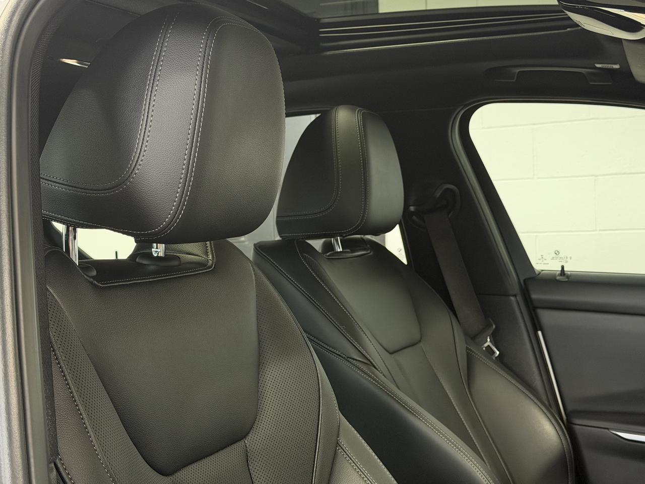 2023 BMW 3 Series 330i xDrive M Sport, Navi, Backup, Sunroof Photo