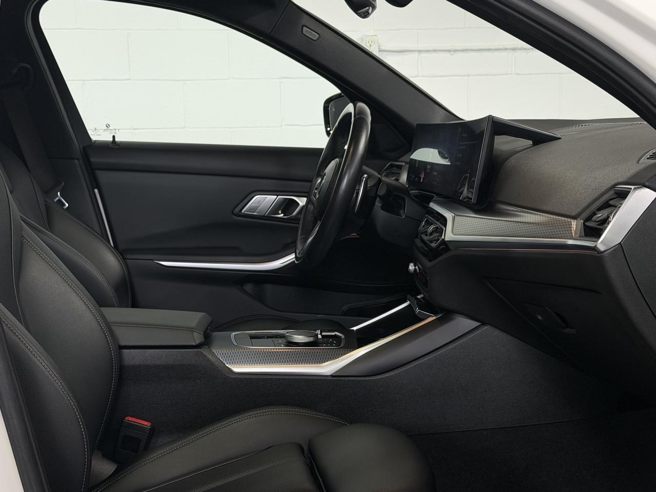 2023 BMW 3 Series 330i xDrive M Sport, Navi, Backup, Sunroof Photo