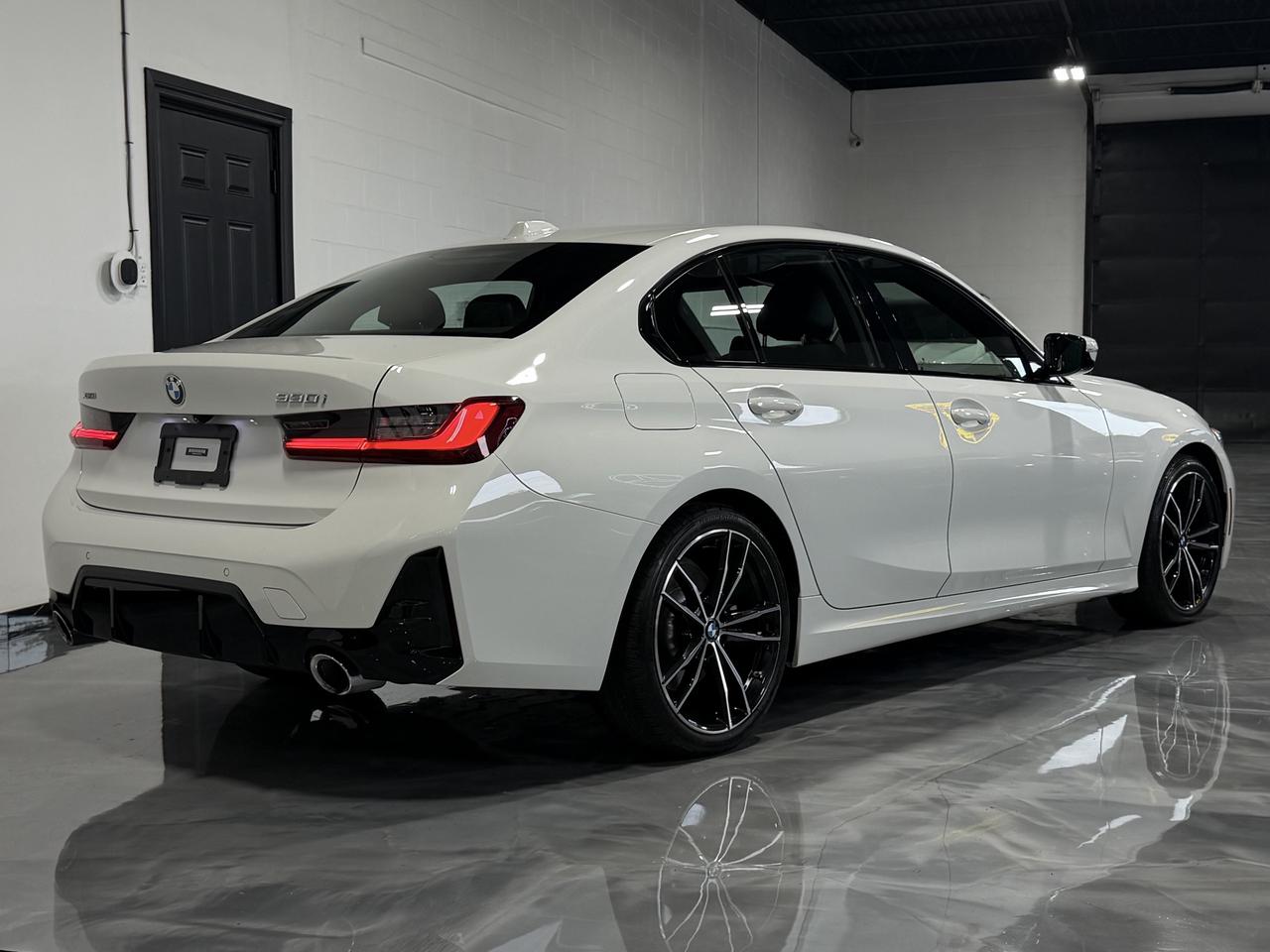 2023 BMW 3 Series 330i xDrive M Sport, Navi, Backup, Sunroof Photo