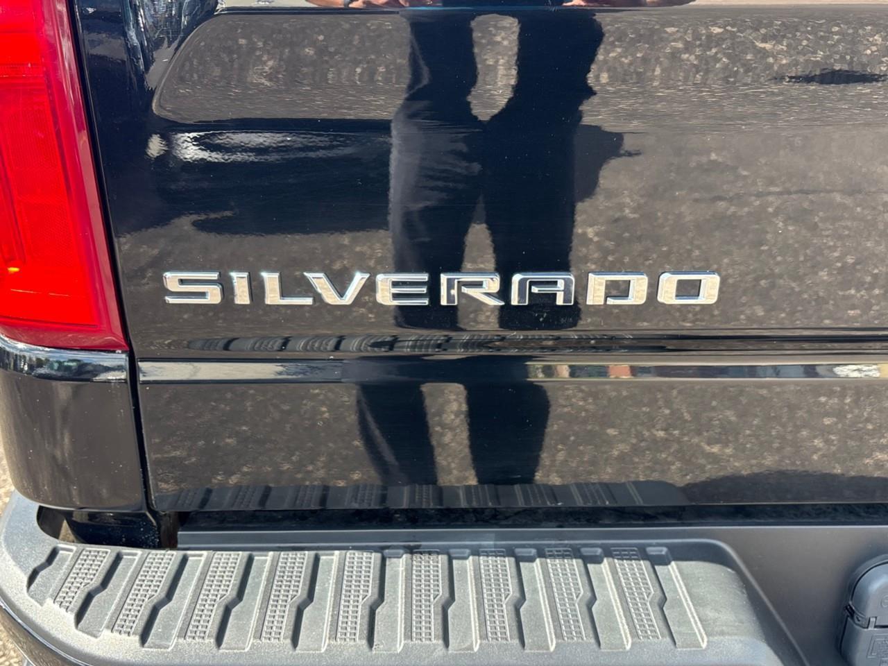 2021 Chevrolet Silverado 1500 LT Trail Boss Used 2021 5 Passenger V8 Gas Powered Crew Cab 4X4 Truck with a 2 Factory Installed LIft, Heated Front Seats, Heated Steering Wheel and a 8 Diagonal Touchscreen Radio with Apple CarPlay and Android Aut Photo