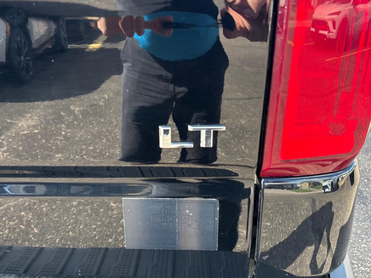 2021 Chevrolet Silverado 1500 LT Trail Boss Used 2021 5 Passenger V8 Gas Powered Crew Cab 4X4 Truck with a 2 Factory Installed LIft, Heated Front Seats, Heated Steering Wheel and a 8 Diagonal Touchscreen Radio with Apple CarPlay and Android Aut Photo