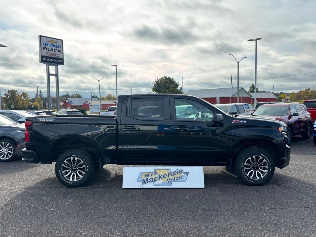 2021 Chevrolet Silverado 1500 LT Trail Boss Used 2021 5 Passenger V8 Gas Powered Crew Cab 4X4 Truck with a 2 Factory Installed LIft, Heated Front Seats, Heated Steering Wheel and a 8 Diagonal Touchscreen Radio with Apple CarPlay and Android Aut Photo2