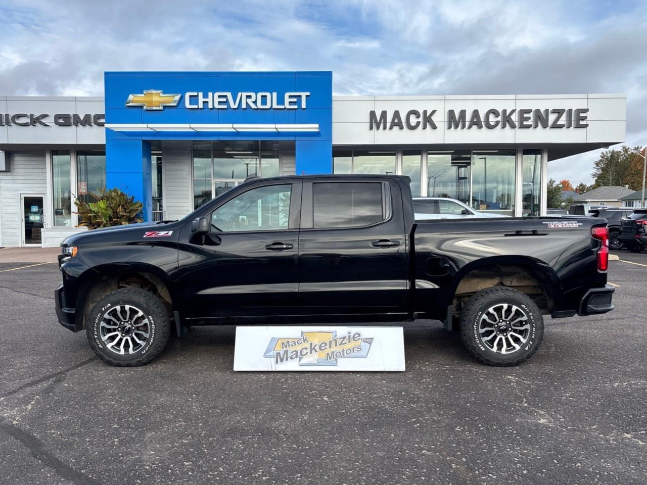 2021 Chevrolet Silverado 1500 LT Trail Boss Used 2021 5 Passenger V8 Gas Powered Crew Cab 4X4 Truck with a 2 Factory Installed LIft, Heated Front Seats, Heated Steering Wheel and a 8 Diagonal Touchscreen Radio with Apple CarPlay and Android Aut Photo