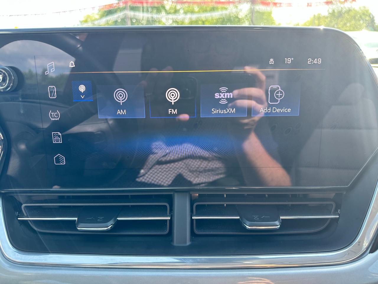 2024 Chevrolet Trax LT FWD HTD-Cloth Sunroof FM/XM RemoteStart RvCam Photo
