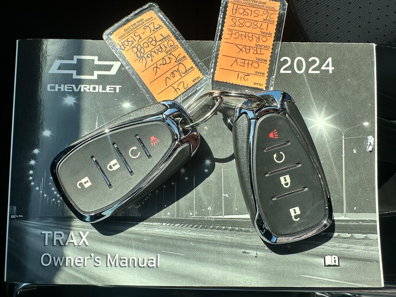2024 Chevrolet Trax LT FWD HTD-Cloth Sunroof FM/XM RemoteStart RvCam Photo