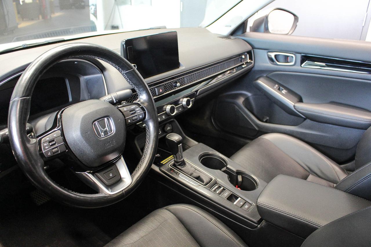 2022 Honda Civic Touring HEATED FRONT AND REAR SEATS - BOSE AUDIO - LEATHER SEATS Photo
