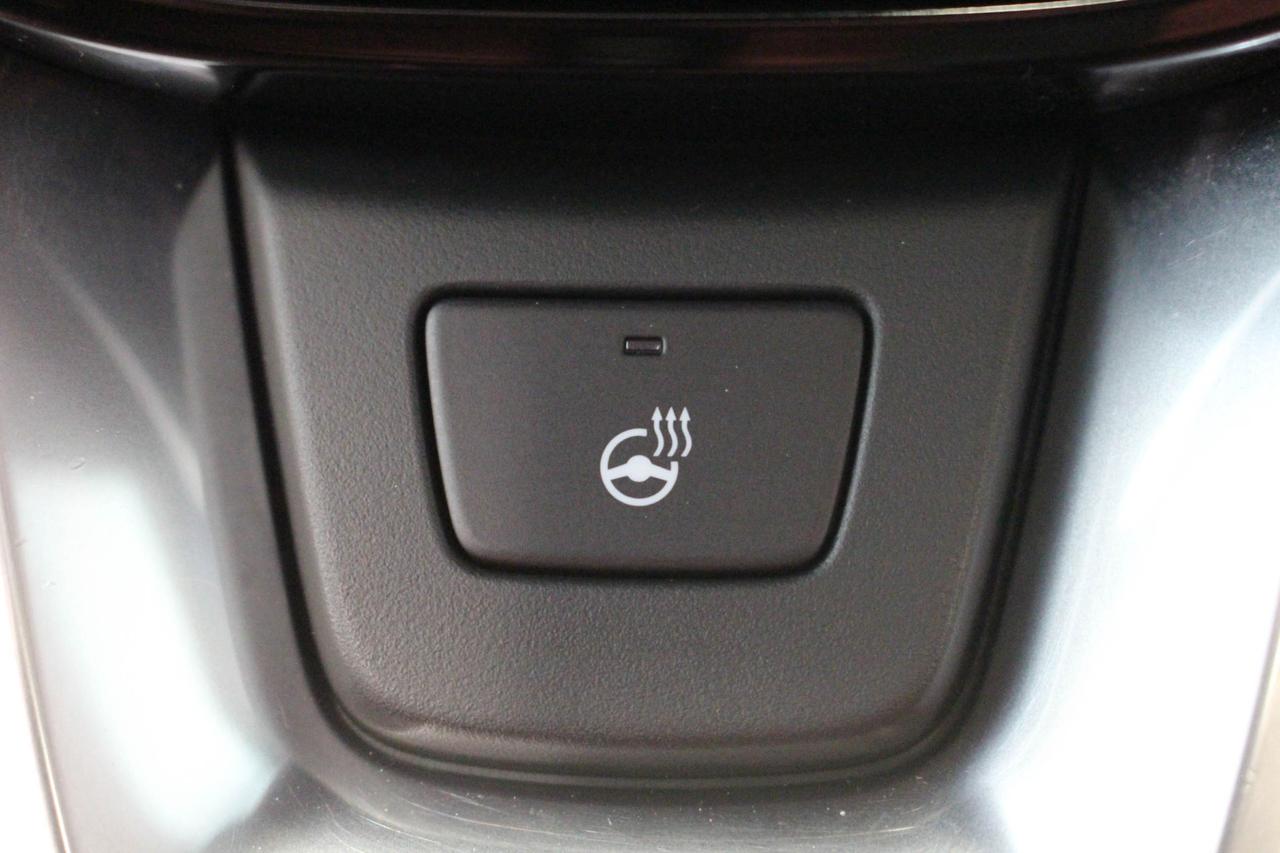 2022 Honda Civic Touring HEATED FRONT AND REAR SEATS - BOSE AUDIO - LEATHER SEATS Photo