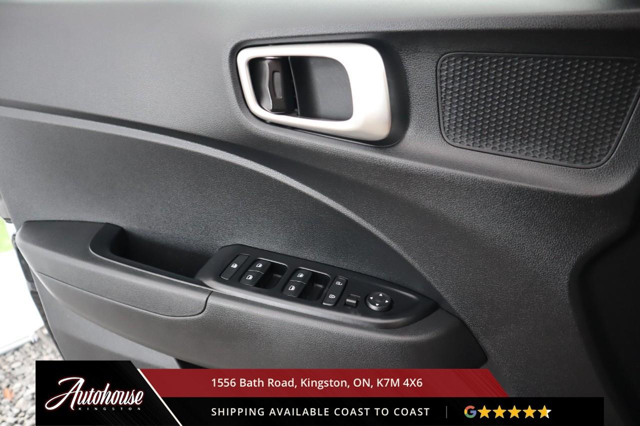 2025 Hyundai Venue Preferred REARVIEW CAMERA - HEATED SEATS Photo