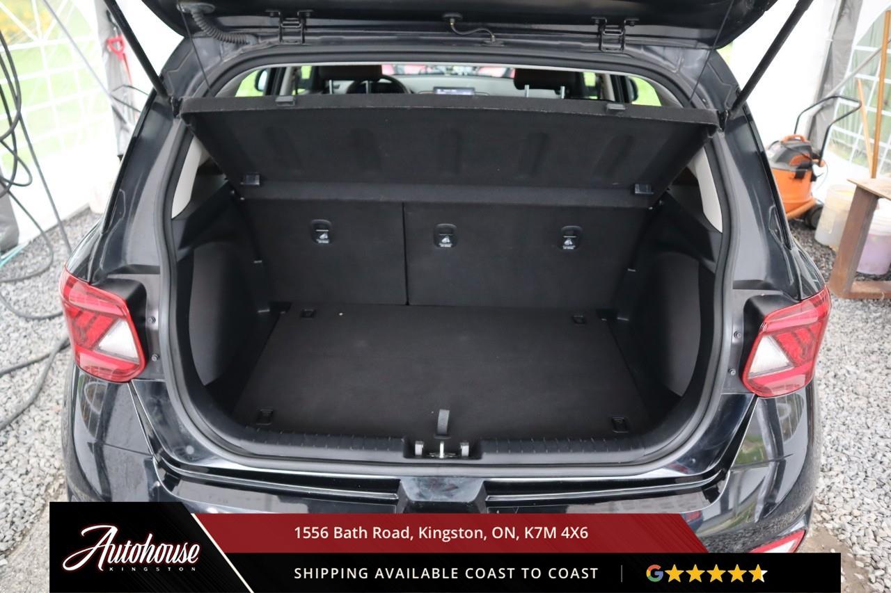 2025 Hyundai Venue Preferred REARVIEW CAMERA - HEATED SEATS Photo