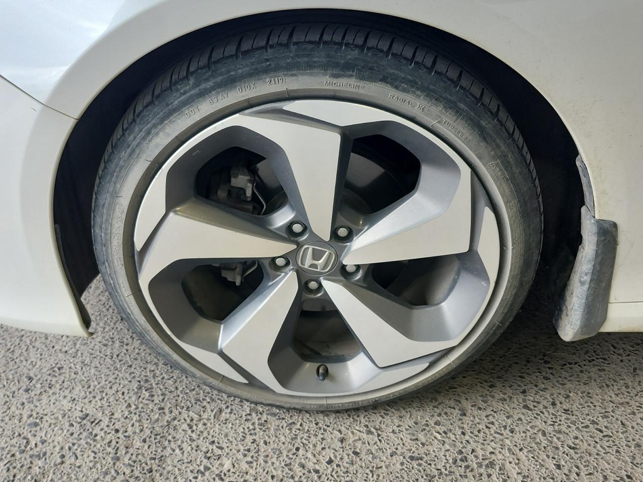 2019 Honda Accord Touring - LOADED!! HEADS-UP DISPLAY, REMOTE START! - Photo #8