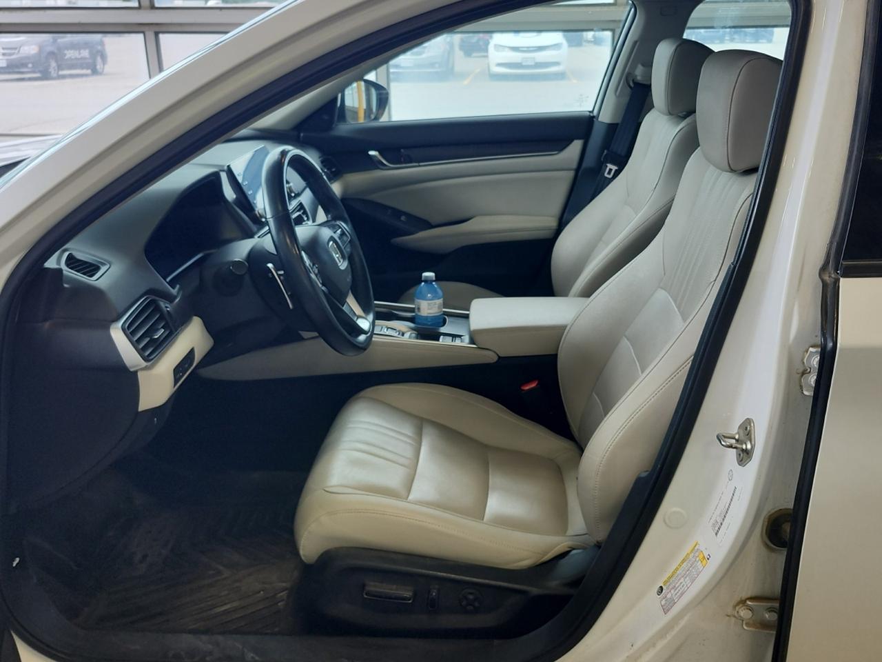 2019 Honda Accord Touring - LOADED!! HEADS-UP DISPLAY, REMOTE START! - Photo #10