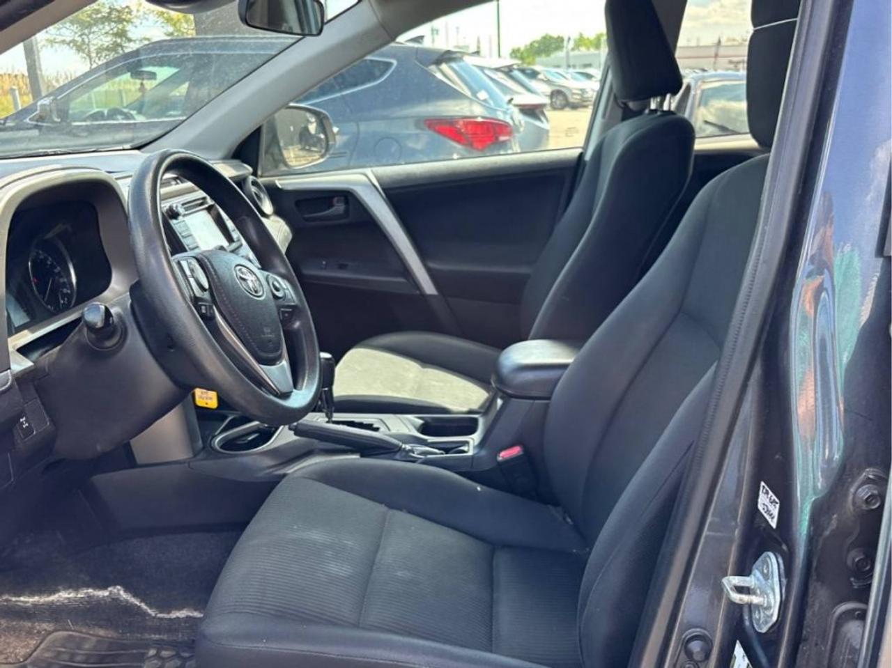 2017 Toyota RAV4 * AWD * LE * LE Photo4