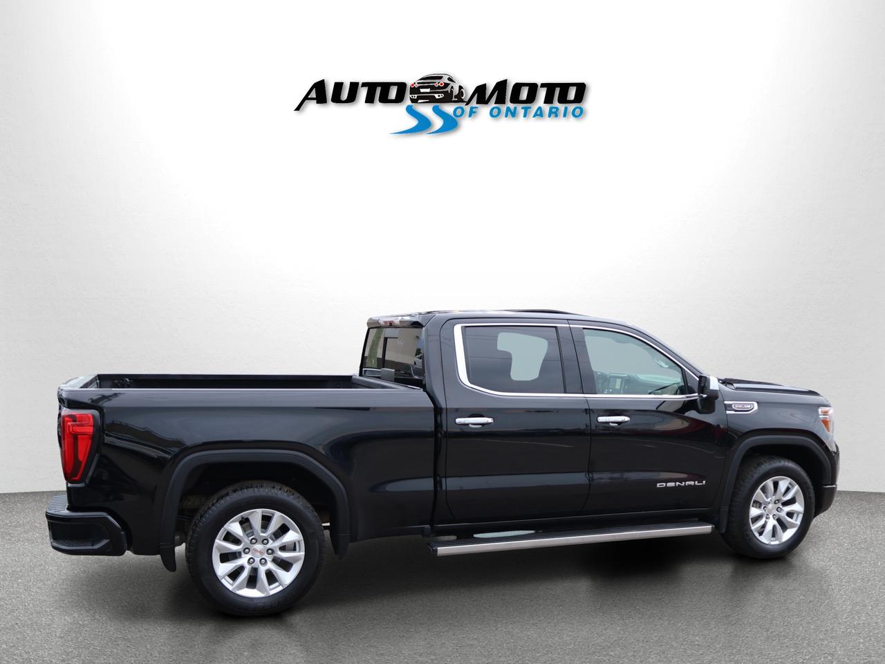 2019 GMC Sierra 1500 V8 DENALI 4WD CREW *ACCIDENT FREE* CAMERA NAV BLUETOOTH LEATHER HEATED SEATS SUNROOF CRUISE ALLOYS Photo