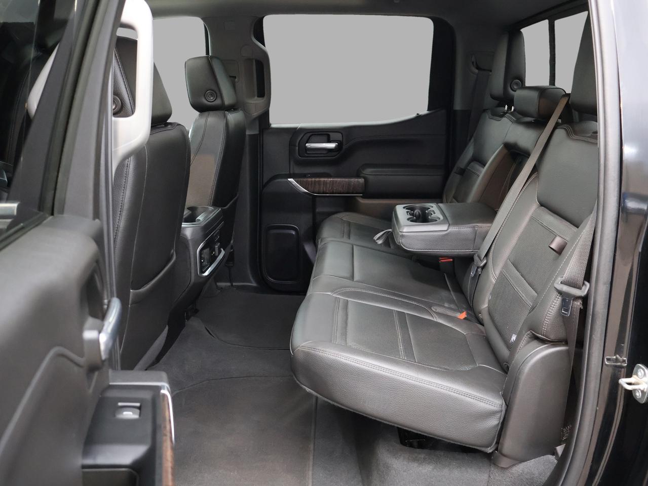 2019 GMC Sierra 1500 V8 DENALI 4WD CREW *ACCIDENT FREE* CAMERA NAV BLUETOOTH LEATHER HEATED SEATS SUNROOF CRUISE ALLOYS Photo