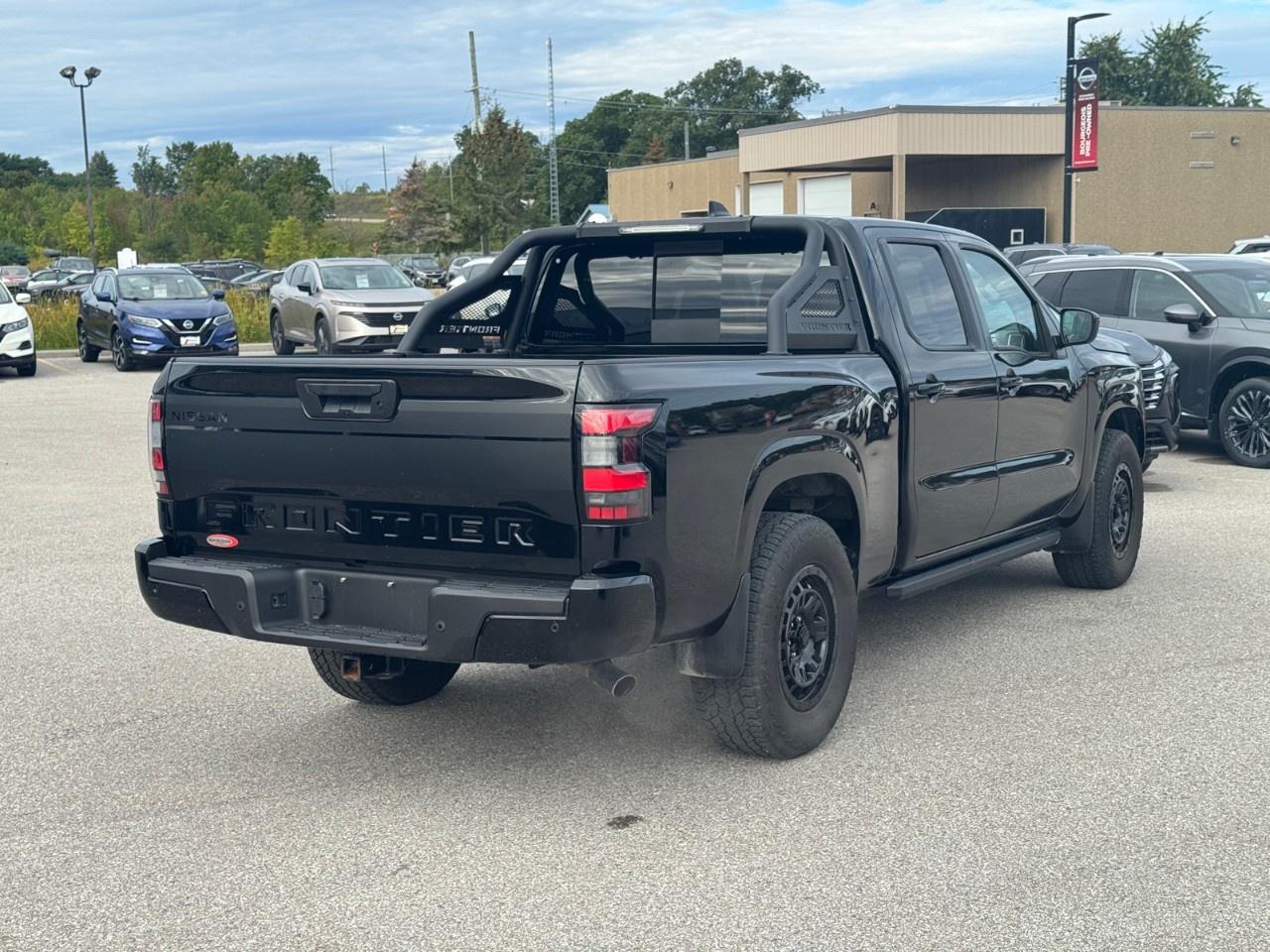 2024 Nissan Frontier Crew Cab 4x4 SV Photo2