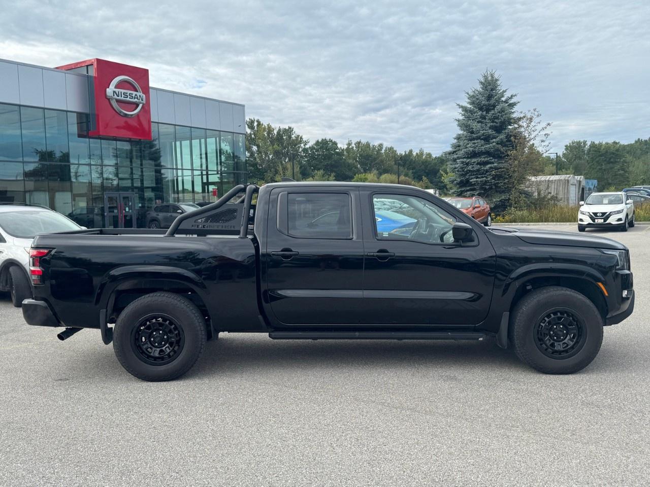 2024 Nissan Frontier Crew Cab 4x4 SV Photo5